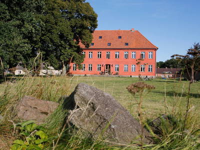 Bild 3 aus  Gutshaus Rensow & Alte Schule