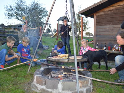 Stockbrot am Lagerfeuer