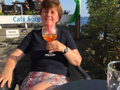 Wir geben gern Tipps für schöne Ecken auf der Insel. Eine ist bestimmt das Cafe Sorgenfrei in Burgtiefe oder die Beltbude am Grünen Brink... Dort gönnen wir uns auch mal eine kleine Auszeit.