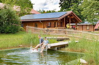 Ferienhof Pfeiffer -  Natururlaub im Blockhaus - nachhaltig gut! - Baden direkt am Ferienhaus
