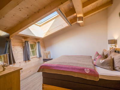 Schlafzimmerbeispiel Apartment Family de Luxe und Modern Alps