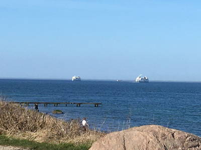 Fehmarnbelt. Vogelfluglinie. Fährverbindung von Puttgarden nach Rödby in Dänemark. Fähren fahren i.d.R. alle 1/2 Stunde. Überfahrt dauert 3/4 Stunde, kurze Liegezeit, dann zurück (nach 2 1/4 Stunden), kleine und günstige Seereise!