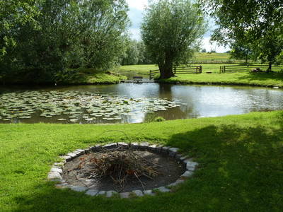 Bild 14 aus  Bio-Wildhof in Alleinlage mit  Boot