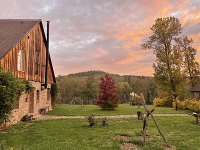 Gästehaus mit der Hester Street und Cote Cottage in Earl's Lane