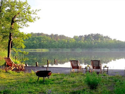 Direkt am See - Ufer am Tante Polly Ferienhof Strasen an einem ruhigen Seitenarm der Seenplatte