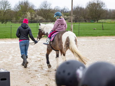 Bei uns wird auch bei Regen geritten!