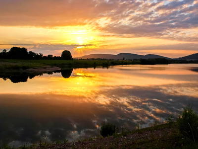 Sonnenuntergang-Ferienhaus-Baumhaus-Wesertal-Auenlandschaft-Hohenrode-Foto: Kathy Büscher