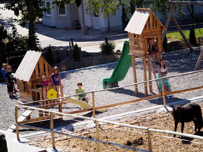 unser neuer Spielplatz