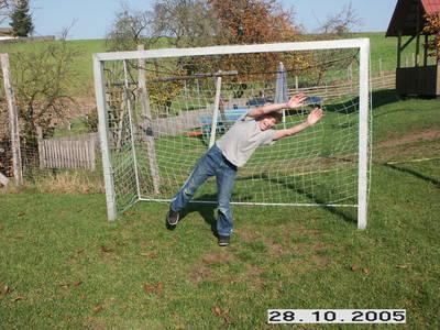 Fußballfreaks ran an den Ball, aber bitte nicht an die Knochen ...