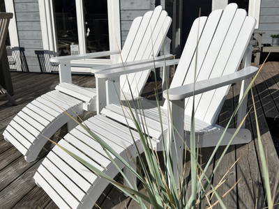 Liegestühle am Saunahaus