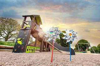 Soodehof  Eins - Ihr Kinder-Erlebnisbauernhof in Nordhessen - Abenteuerspielplatz