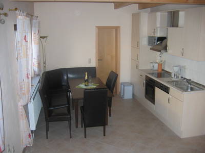 Küchen- und Essbereich in der FeWo "anno"