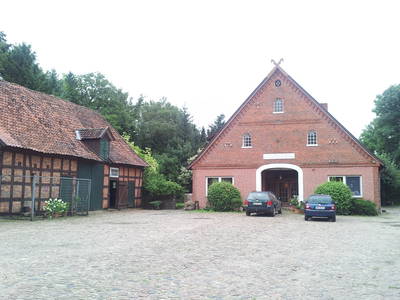 Bauernhaus (links Pferdestall)
