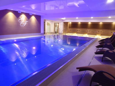 Das neue Hallenbad mit Heusauna und Finnischer Sauna