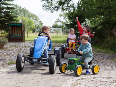 Kettcars und Fahrzeuge