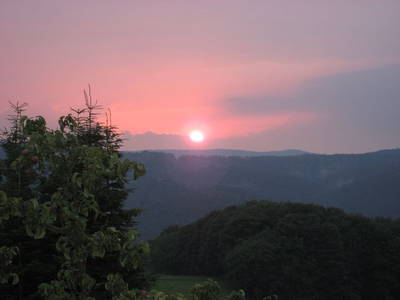 Sonne im Herbstnebel