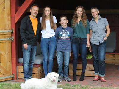 die Severin`s mit Hofhund Oskar