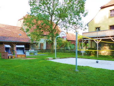 Volleyball und Basketball