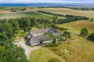 Springbakgaard - Springbakgaard von SW aus gesehen mit dem Limfjord im Hintergrund