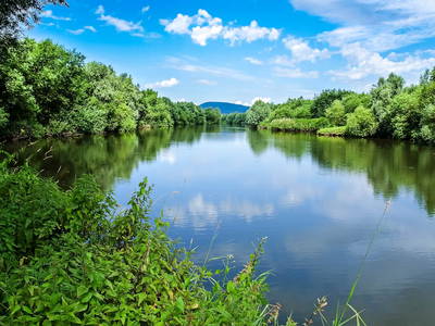 See-Ferienhaus-Baumhaus-Wesertal-Auenlandschaft-Hohenrode-Foto: Kathy Büscher