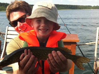 Angelurlaub für Kleine & Große Entdecker - alle Informationen rund ums Angeln gibt es auf  www.tantepolly.de