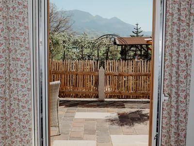 Bild 12 aus  Hainzlmeirhof mit Blick in die Berge