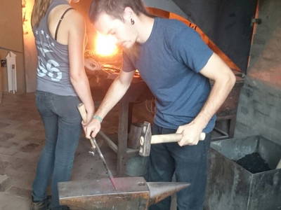 Unser Sohn bietet Schmiedekurse an