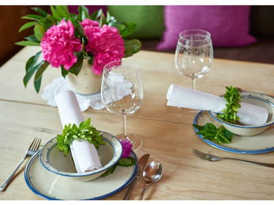 hier bin ich völlig frei und decken meinen Tisch wann ich will