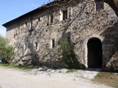 Eingang von Schloss Gravetsch