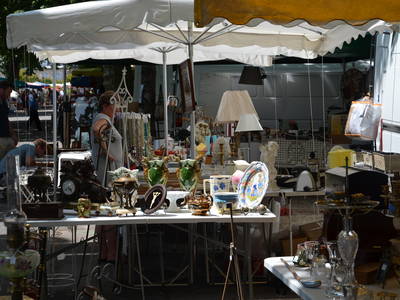 Flohmarkt in Saint-Denis les Martel