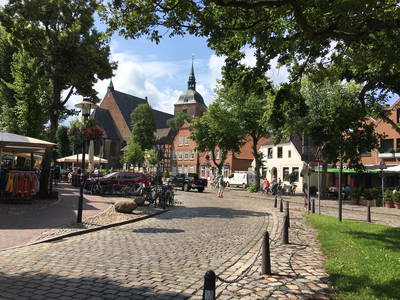 Wenn man mal Trubel braucht oder Shoppen will: Burg auf Fehmarn, Inselhauptstadt.
