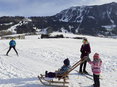 Langlauf und Schlittenfahren