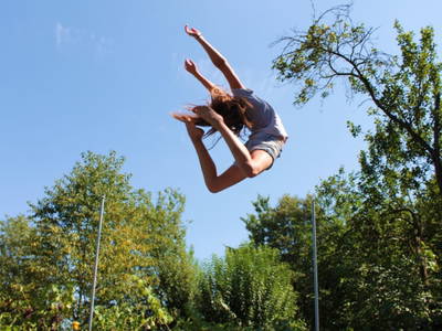 großes Trampolin