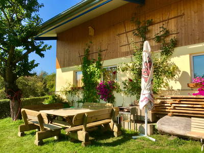 Sitzgruppe vorm Ferienhaus