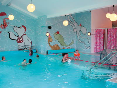 Unser hauseigenes Hallenbad mit 31° C Wassertemperatur - ein Traum!