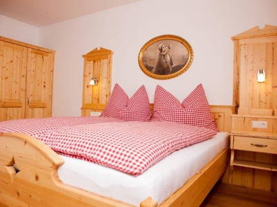 Schlafzimmer mit heimischen Holz