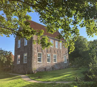 Ostfriesland Pur            Ferienhäuser in Nesse Ostfriesland - Steinhaus zu Nesse