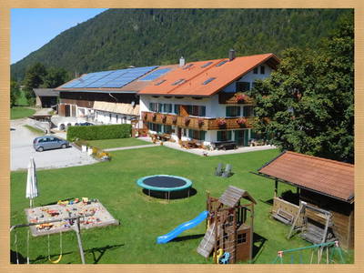 Bild 2 aus  Lettnerhof