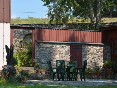 Sitzplatz im Innenhof des Verlegerhauses