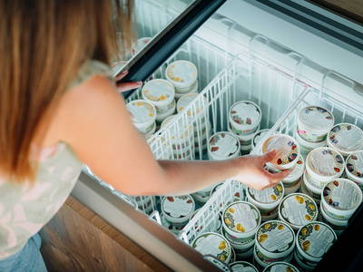 Zum Abschluss des Hofrundgangs ein Eis