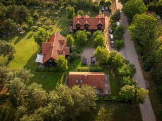 Szuwary - unsere Haus and Gastehaus von Oben