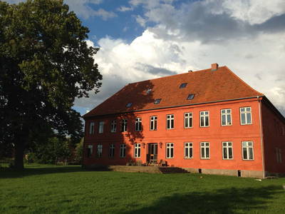 Bild 2 aus  Gutshaus Rensow & Alte Schule
