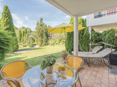 Terrasse von BERNSEIN