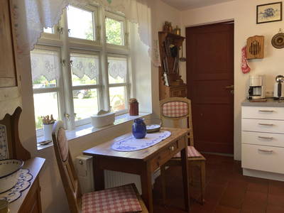 Zum Frühstück Sitzen in der Wohnküche