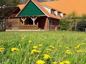 Überdachte Terrasse am Alten Stall