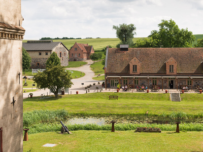 Bild 5 aus  Schloss & Gut Ulrichshusen
