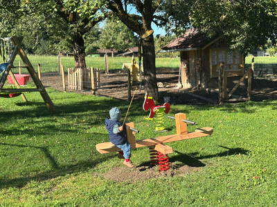 Unsere Wippen am Spielplatz