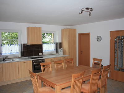 Die große  Küche der 8 Personen Fewo.