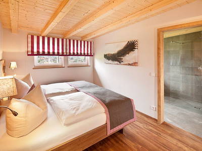 Bild 3 aus  ALPENHAUS Steiner