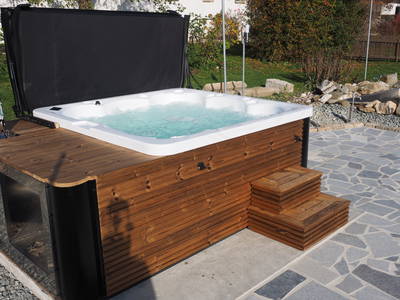 Hot-Tub Whirlpool